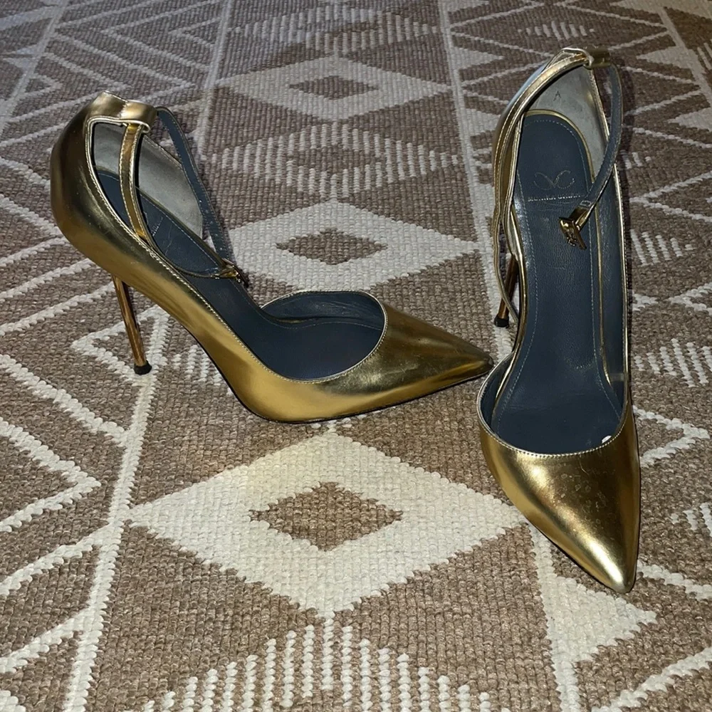 Monika Chiang Gold Heels - Picture 1 of 4